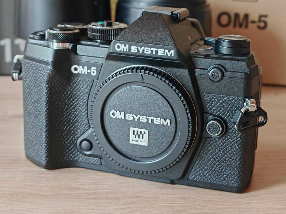 OM System OM-5 cu Olympus 12-45mm f/4 PRO si Panasonic 45-150mm