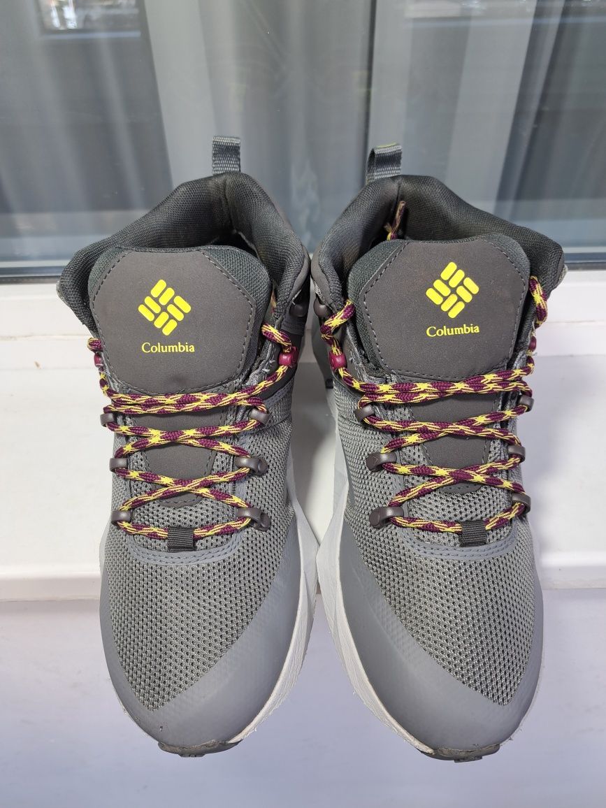 Vând pantofi sport Columbia originali nr 40