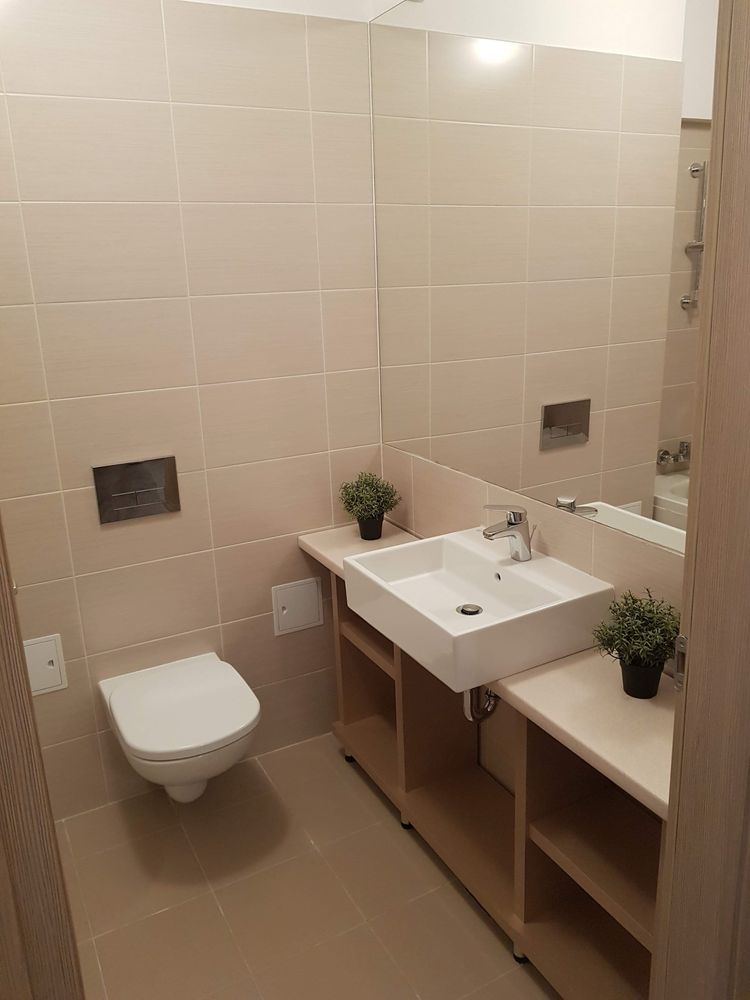 Proprietar, vand apartament PARTER 2 camere cu terasa superba