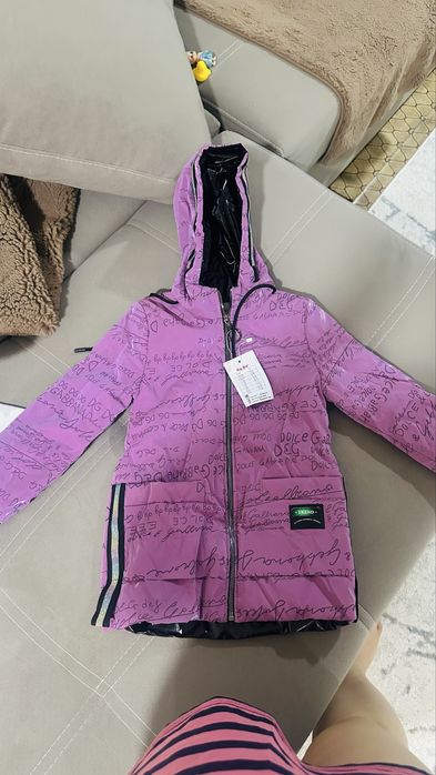 Продам детскую куртку осень весна на девочку