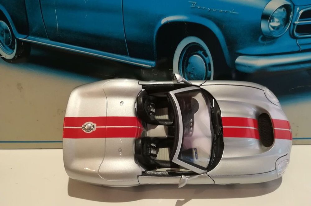 Shelby series1, anul1999 bburago 
Scara 1:18
Bburago

Pozele fac parte