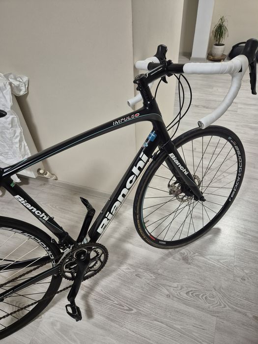Bicicleta cursiera BIANCHI Impulso,frane disc,2x11v, shimano 105