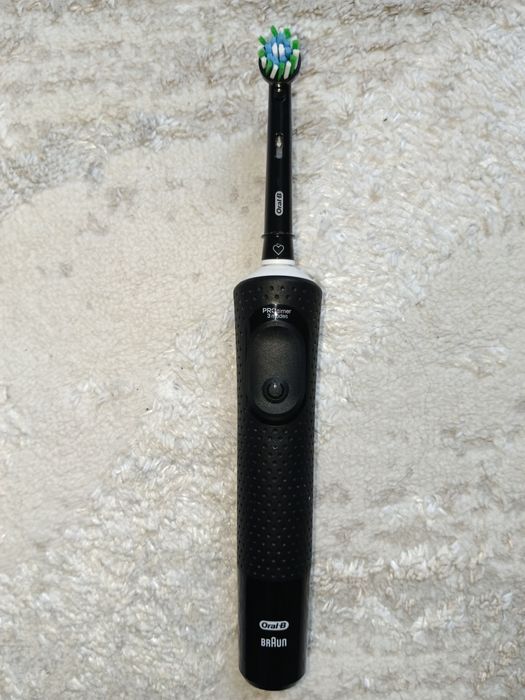 Oral-B электрическая зубная щётка