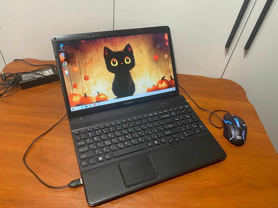 Sony Vaio с 15.6 дюймовым экраном/SSD 128/ozu 4