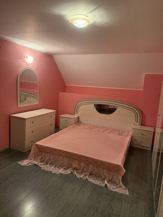 Set Mobila dormitor alba cu oglinzi