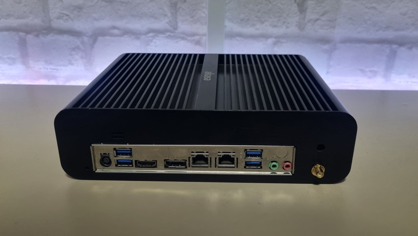 MINI PC: Pasiv i5 4460s/8GB RAM/SSD 256GB/Wireless/Fanless/Alimentator
