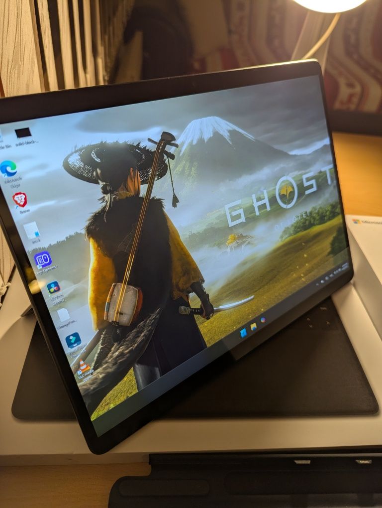 Таблет/PC Microsoft Surface 8 Pro