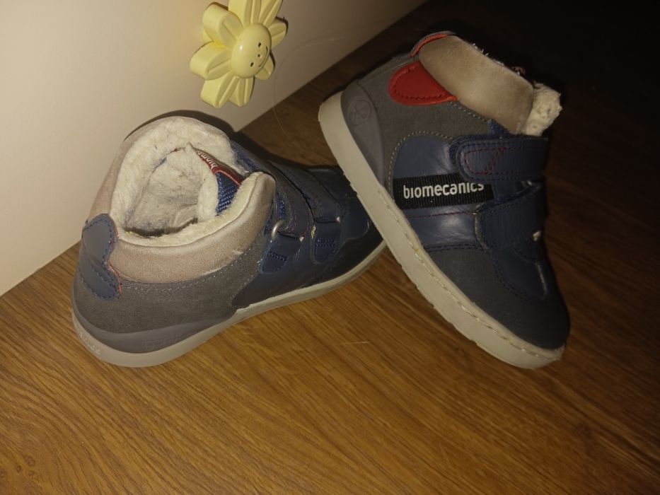 Продавам  запазени  Детски Обувки  на ниски цени