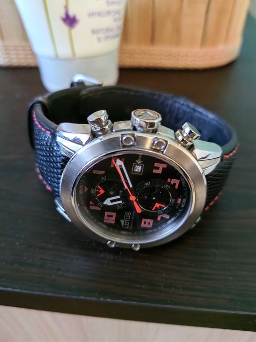 Швеицарски Часовник lotus