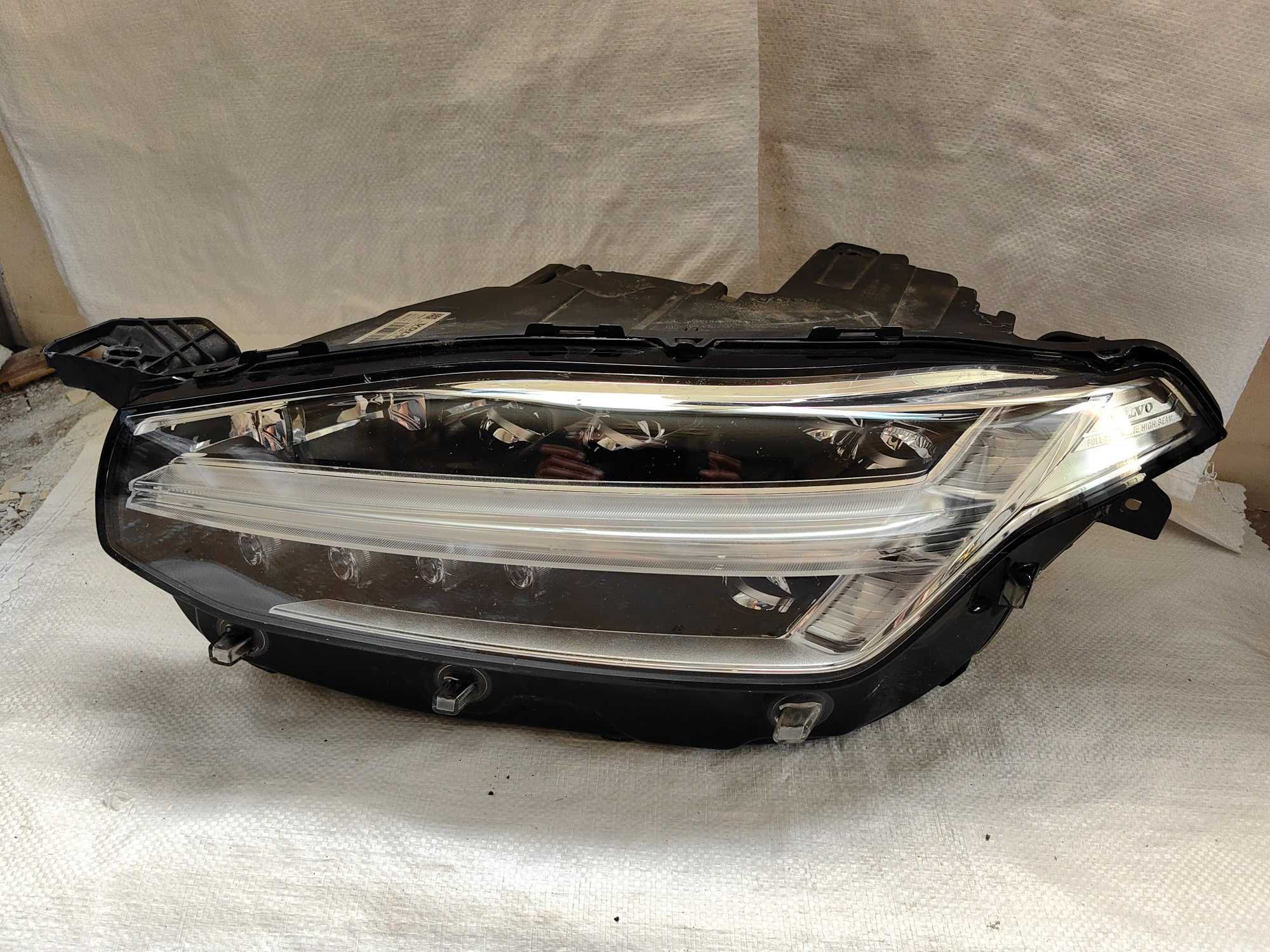 Оригинален  фар  Волво ХЦ90 Volvo XC90 Full Led