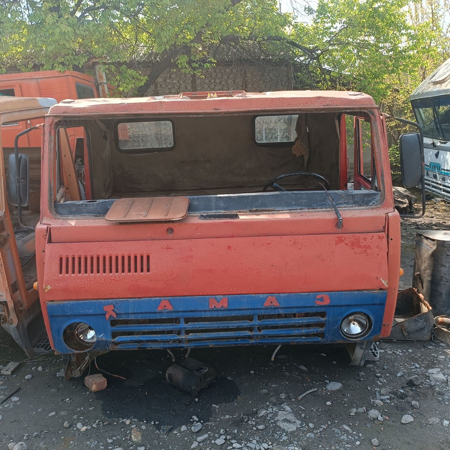 Kamaz spalniklik kabina sotiladi