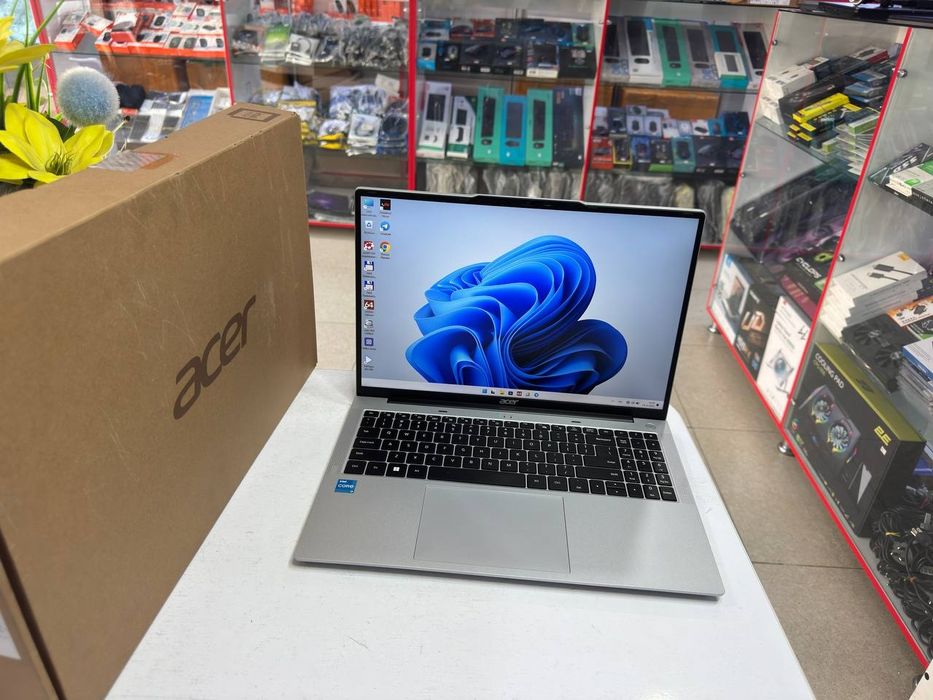 Acer core i3-1305U ddr5 8/256 SSD holati yangidan farqi yoq