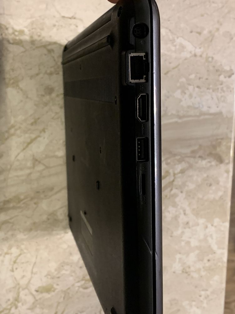 Лаптоп DELL Latitude 3380 (128GBSSD,4GBDDR4,i36006)