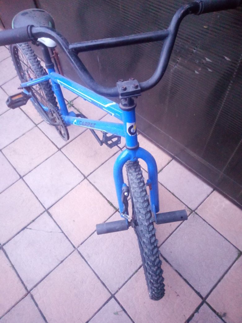 Vând bicicleta BMX