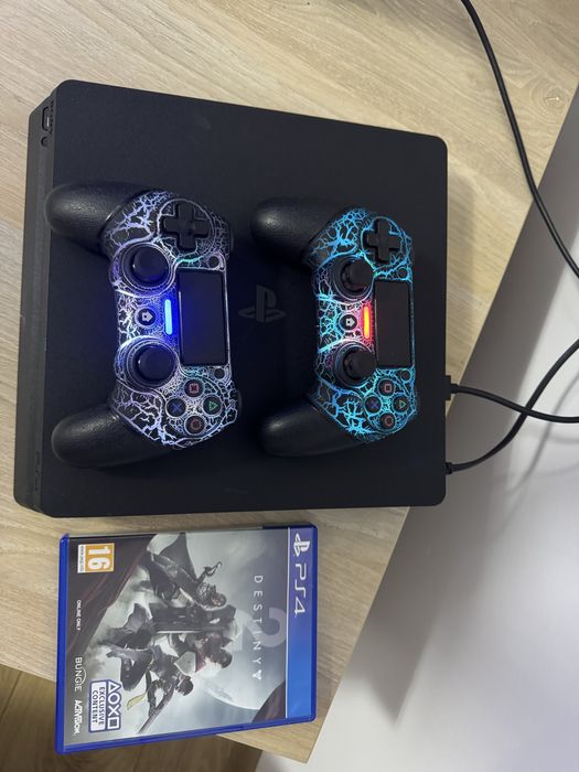 PlayStation 4 Slim, 1 Tb, 2 Manete