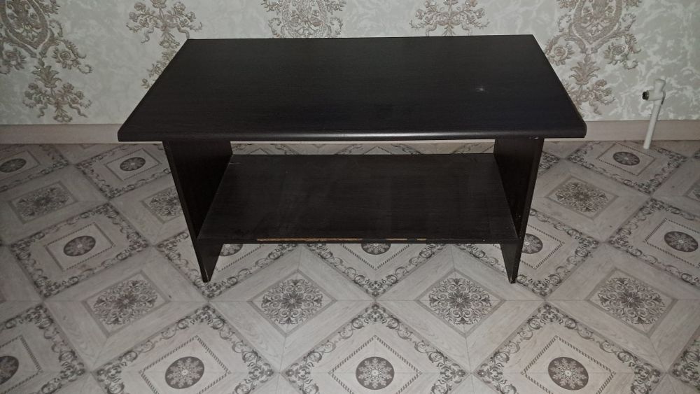 Журнальный столик в отличном состоянии!