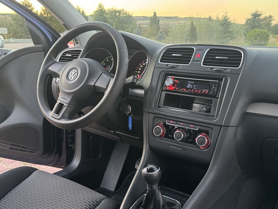 Vând VW Golf 6 1.4 Benzina MPI 80 CP Euro 5 Fără Rugină Recent Inscris