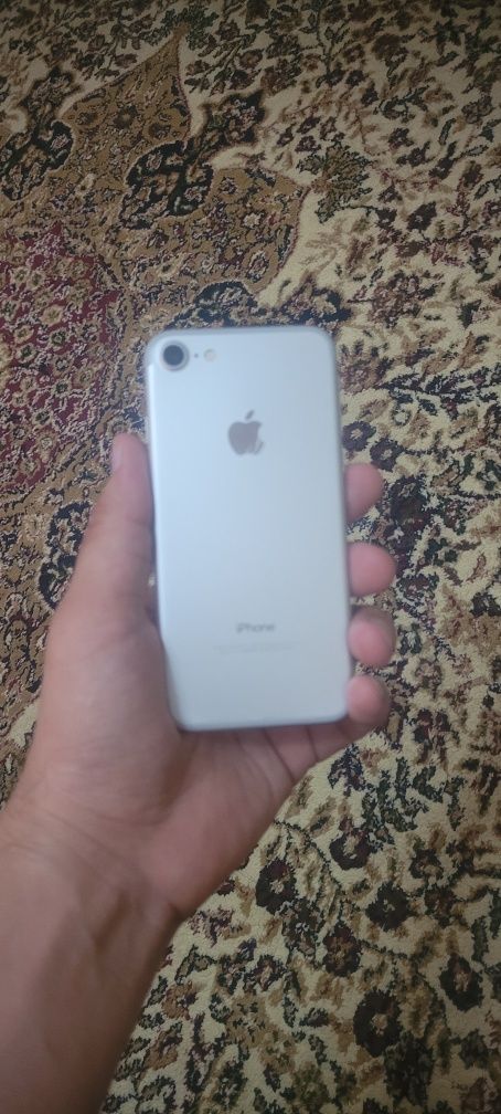 Apple Iphone 7 32GB Silver White Original J/A Sastayani Otlichni Zor