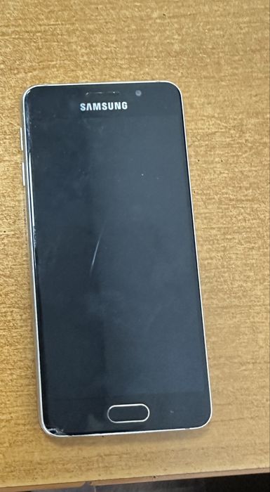 Продам телефон самсунг работает