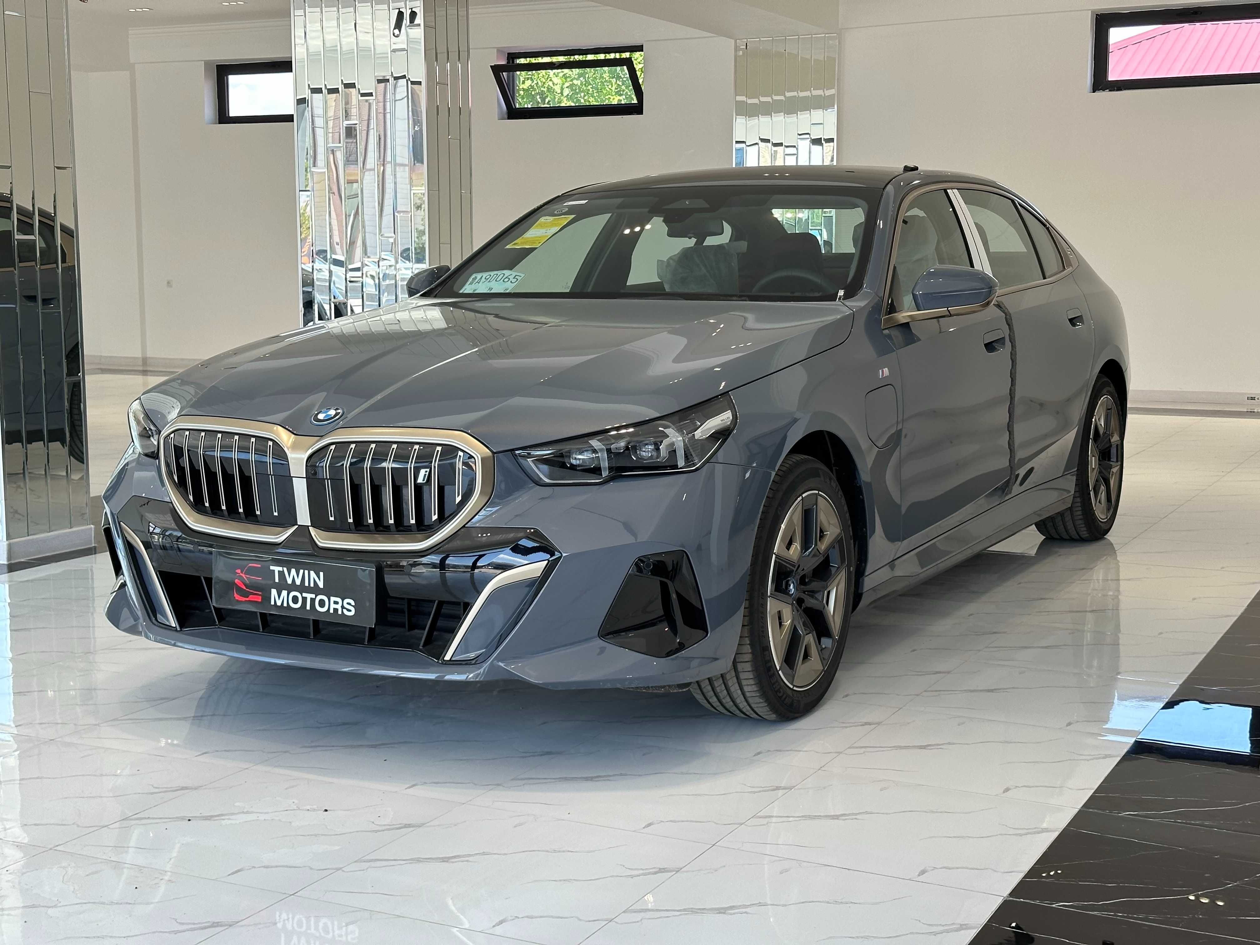 BMW i5 35L M-Sport 2024 в наличии