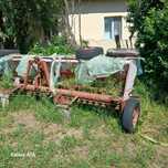 Vând tractor U 650 și utilaje.