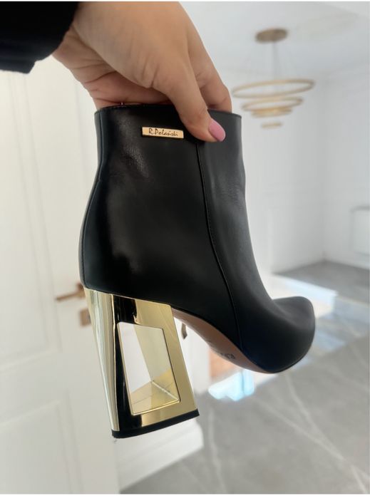 Vand botina ca noua purtata o singura data marimea 36