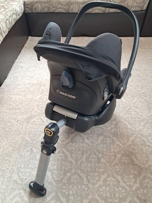 Maxi Cosi Cabriofix + isofix base