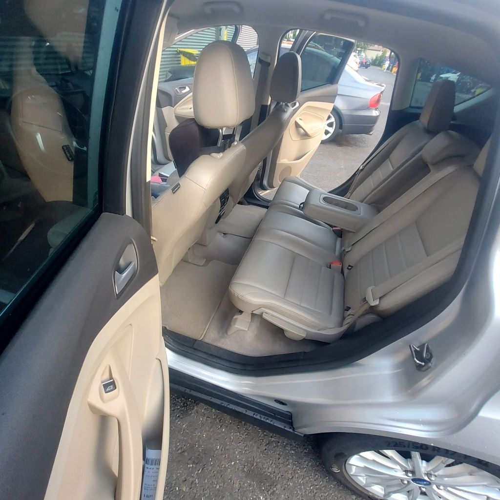 Ford C max full hiybrid se incarca la franare si in mers km reali