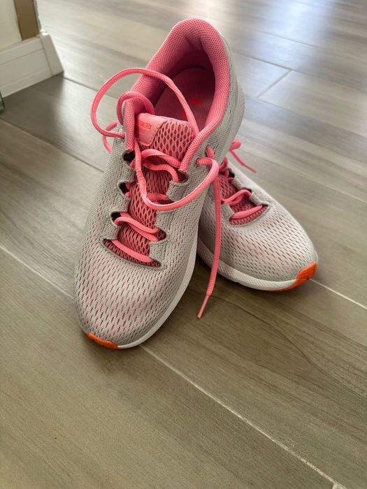 Adidasi pentru femei