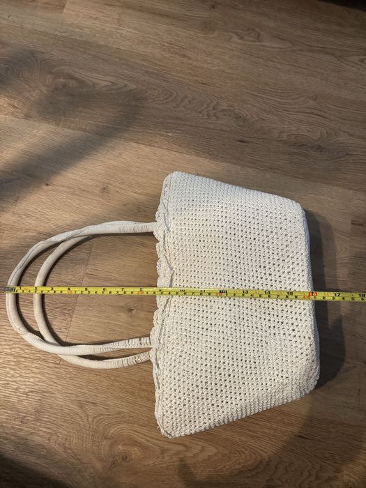 Дамска плетена бяла чанта
