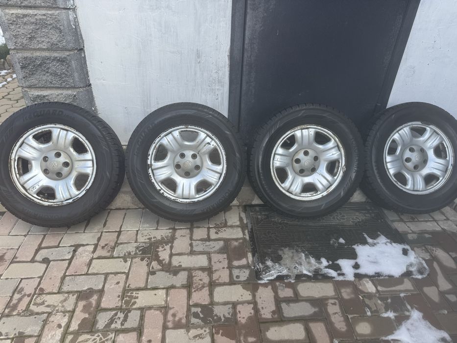 Продам копмплект шин Yokohama с дисками