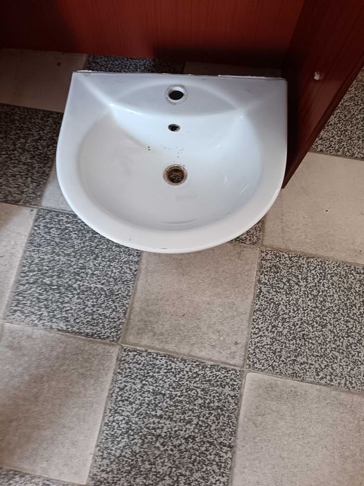 порцеланова мивка за баня и моноблок