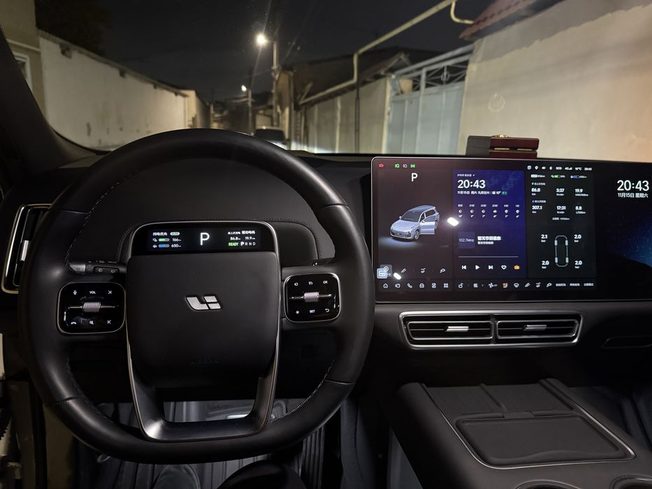 Li9 ultra pro max Gibrid. Probeg 14000 km yurgan.