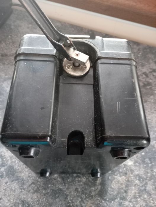 Мегаомметър М1101, произведен през 1959 г. в СССР.