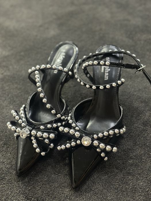 Черни официални обувки на ток