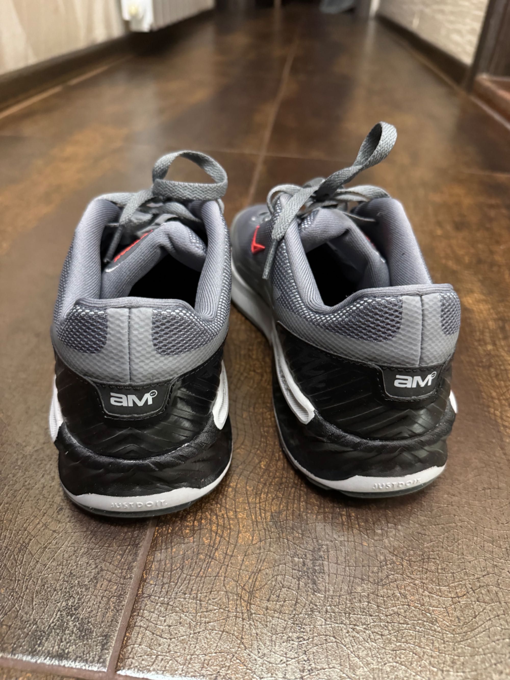 Nike air max via