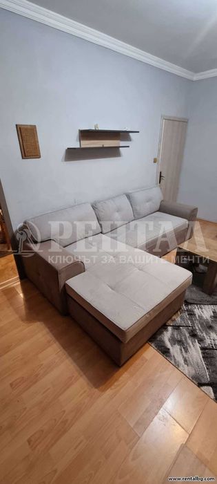 Продава се Тристаен апартамент в Пловдив, Център - 86 кв.м за 1849 €/кв.м - Снимка #2