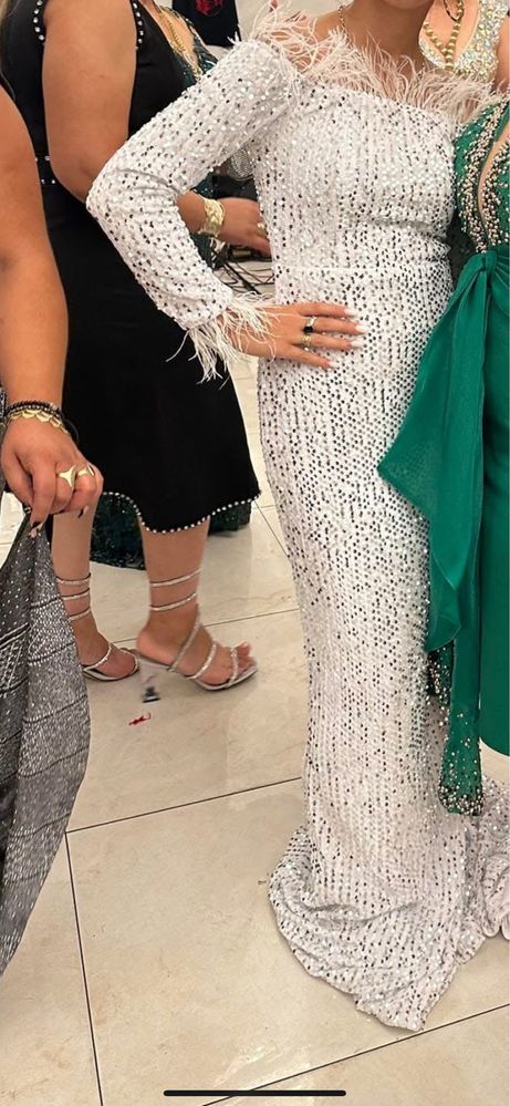 Rochie alba cu paiete