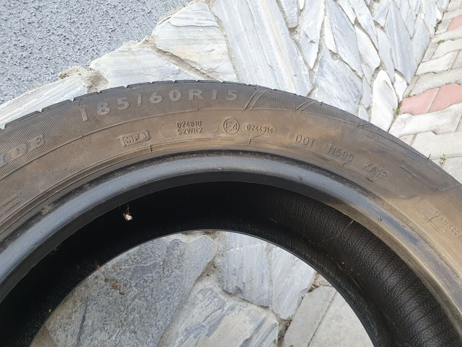 Vând două cauciucuri 185 60 R15