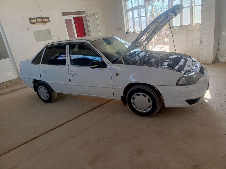 Nexia 2 xolati yaxshi yurib turgan moshina