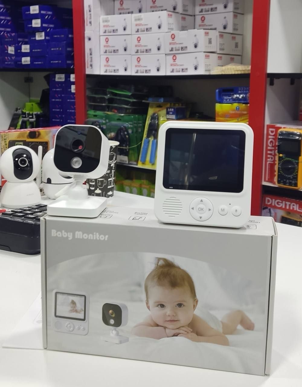 Беспроводная видеоняня Baby Monitor Помогает присматривать за малышом.