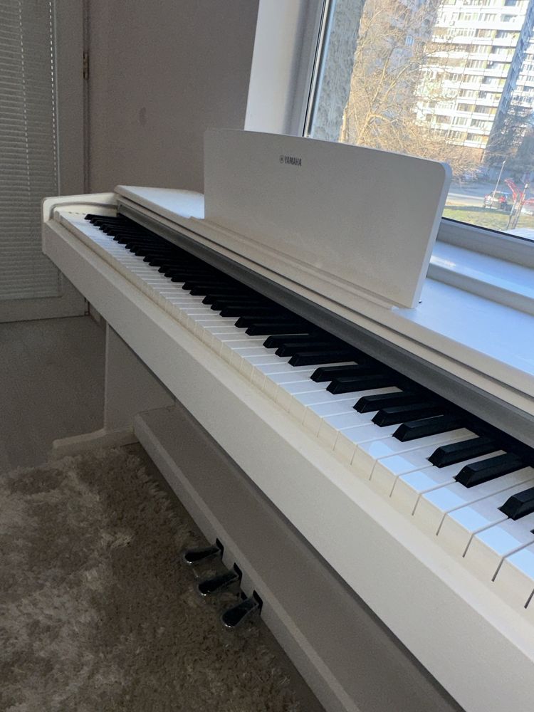 Yamaha Arius YDP-144 дигитално пиано