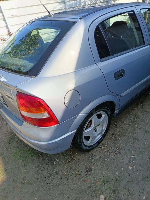 Vând Opel Astra g