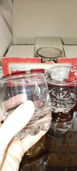 Посуда вазы и стаканы