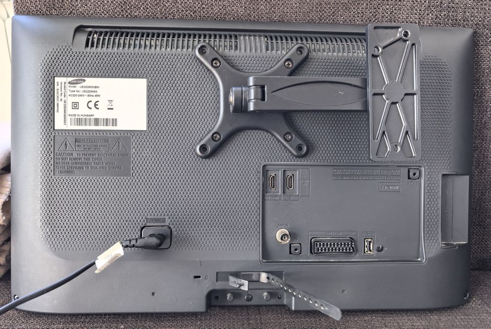 Телевизор Samsung 22" UE22D5003BW