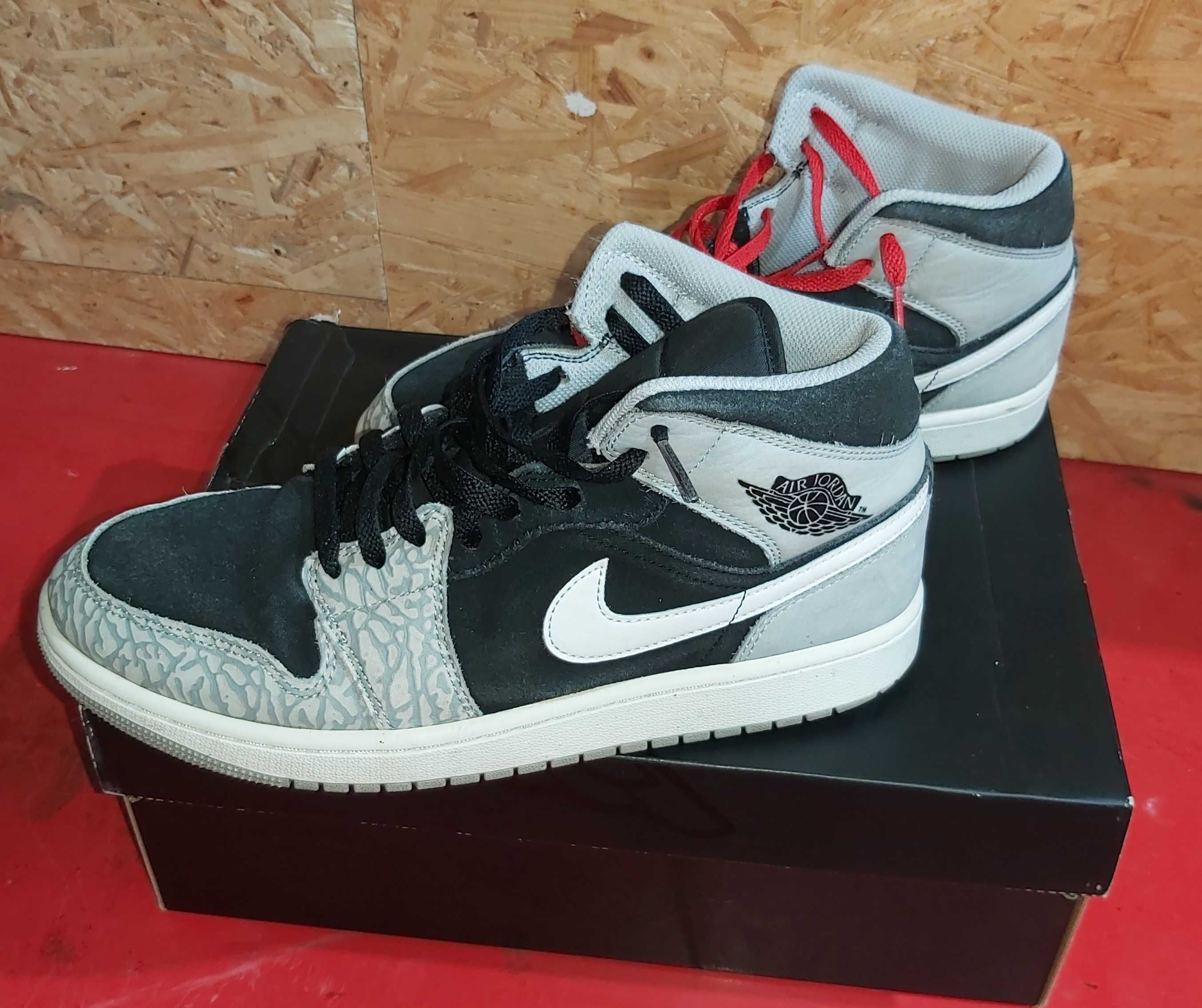 Vand Nike AIR Jordan 1 MID SE 'Elephant Toe' marimea 43