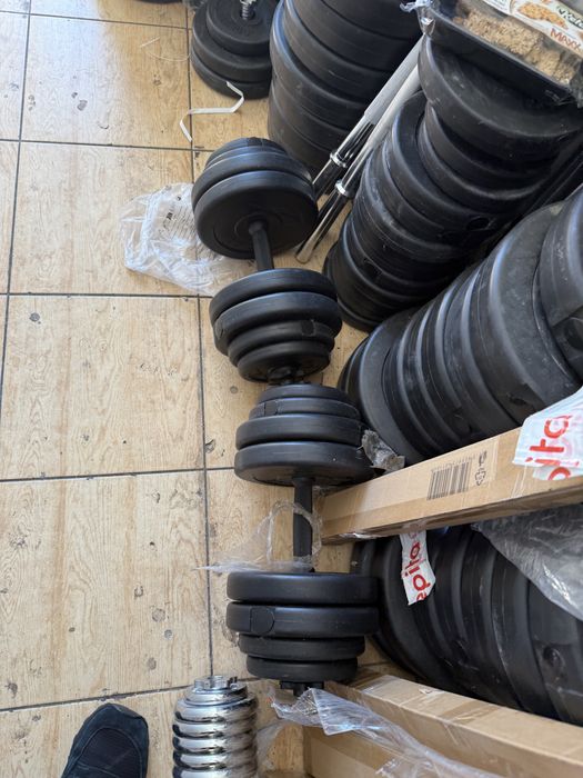 Gantere reglabile seturi de la 2x10 kg. Pana la 2x25 kg pret 8 lei kg.