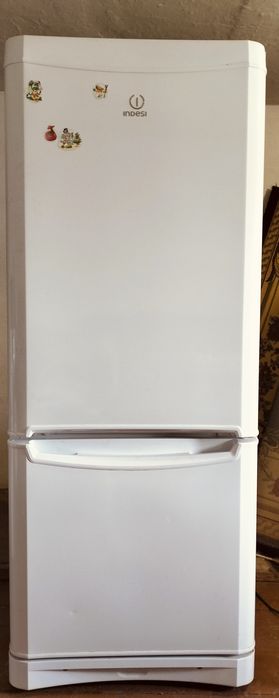 Холодильник INDESIT в хорошем рабочем состоянии