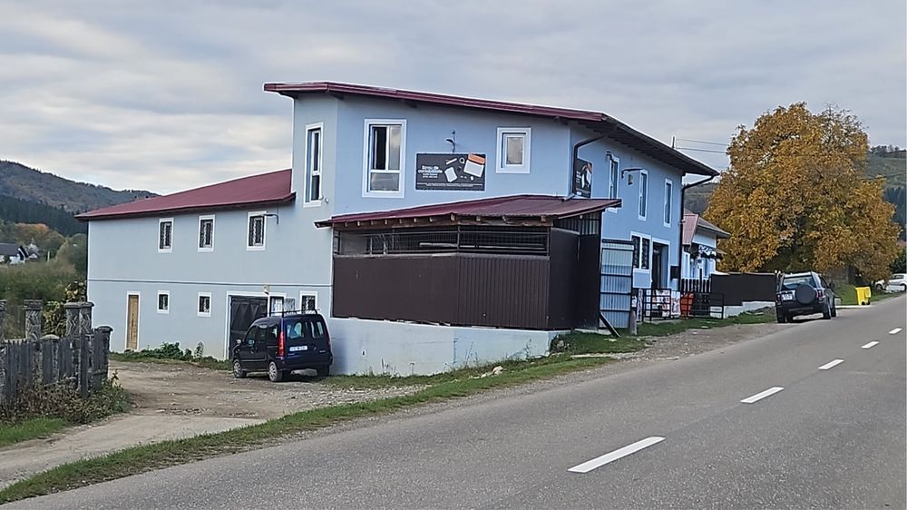Vând spațiu comercial