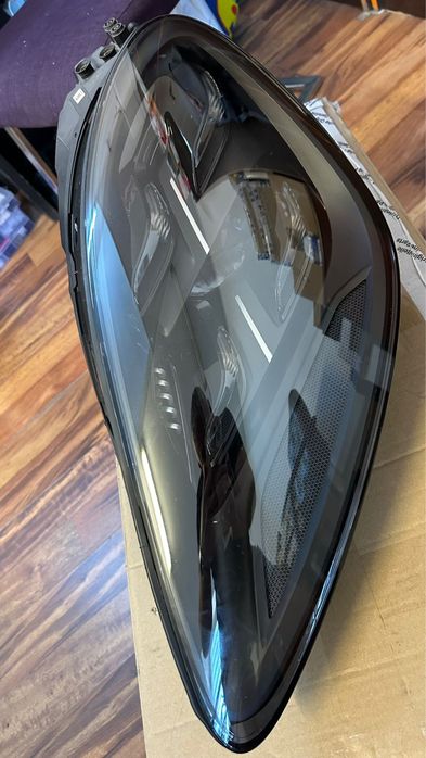 Far stanga Porsche Cayenne 9Y0 dupa 2018 cod piesa 9Y0941035L